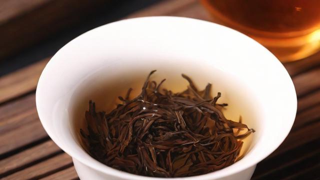 什么是红茶:全面解析红茶的定义、历史、种类及冲泡技巧 第2张 什么是红茶:全面解析红茶的定义、历史、种类及冲泡技巧 第2张