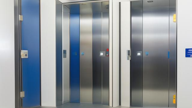 掌握打开电梯门的应急技巧与故障预防方法