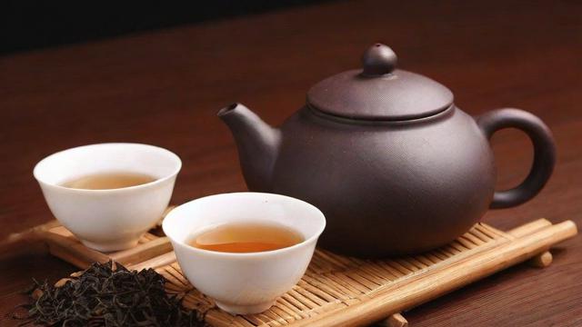 加盟茶叶店的全面指南：市场分析、选址技巧与运营管理