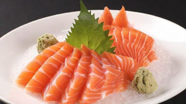 生鱼片的做法大全：从选材到切片技巧，轻松学会制作美味生鱼片