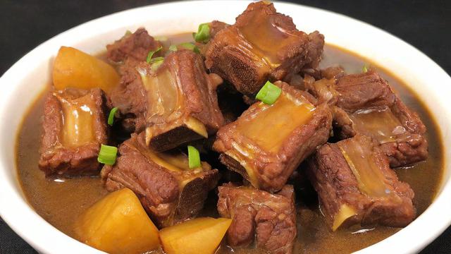 排骨炖多长时间最入味?掌握这些技巧轻松做出美味佳肴 第3张 排骨炖多长时间最入味?掌握这些技巧轻松做出美味佳肴 第3张