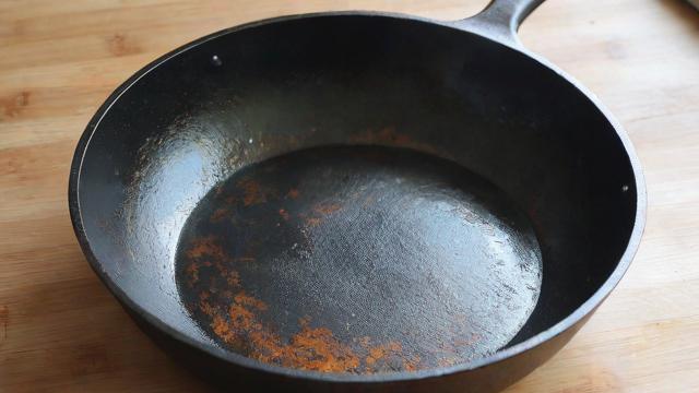 铁锅生锈怎么办？简单几步让你的铁锅恢复如新并长效防锈