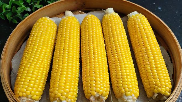 玉米蒸几分钟才熟？掌握技巧轻松蒸出美味玉米