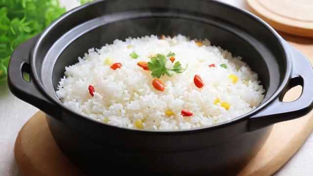 高压锅煮米饭技巧大全：快速、营养又美味的秘诀  第2张