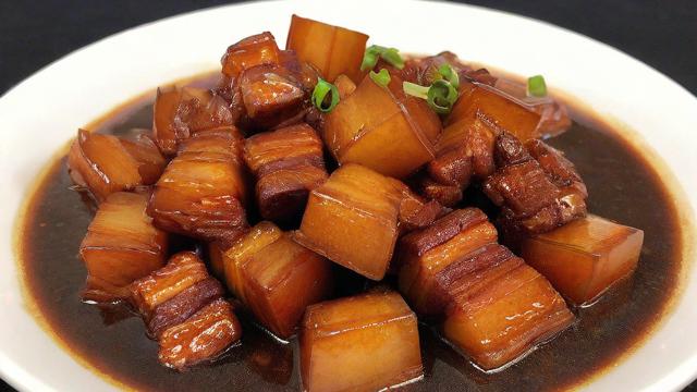 五花肉炖多久最入味？掌握火候与时间技巧，轻松做出完美口感
