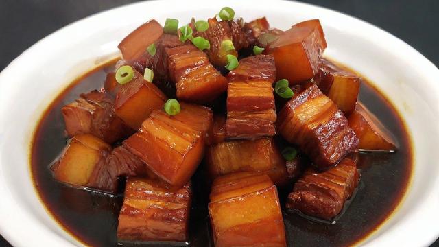 五花肉炖多久最入味?掌握火候与时间技巧,轻松做出完美口感 第2张 五花肉炖多久最入味?掌握火候与时间技巧,轻松做出完美口感 第2张