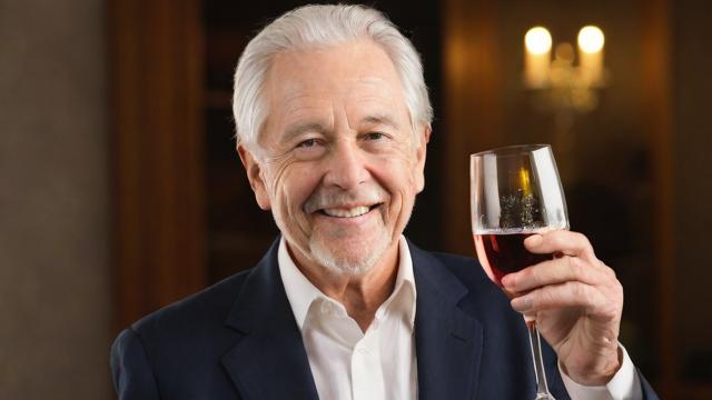 长辈敬酒词大全：不同场合如何优雅表达祝福与期许