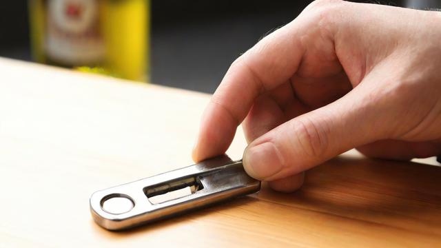掌握开瓶盖技巧，轻松应对各种瓶盖难题