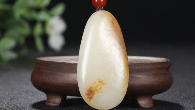 和田玉的鉴别技巧与市场选购指南