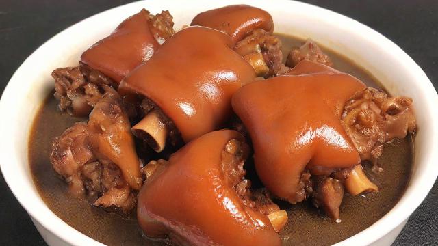 猪蹄炖多长时间最入味？掌握这些技巧轻松做出完美猪蹄