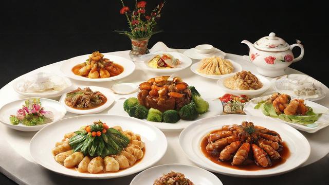 中餐宴会摆台技巧与标准流程详解，打造完美宴会体验  第2张