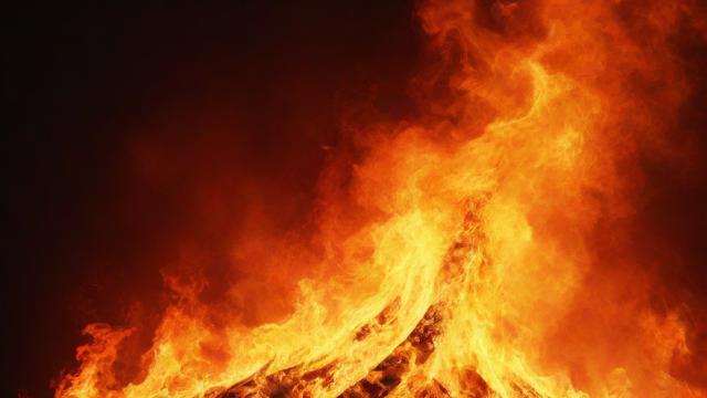 梦见着火了的深层含义及心理解析，助你缓解焦虑与压力