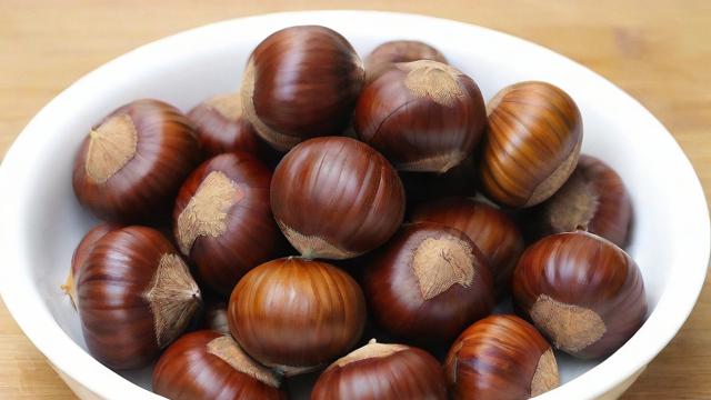 板栗怎么加热才好吃?微波炉、烤箱、锅具加热方法大揭秘 第2张 板栗怎么加热才好吃?微波炉、烤箱、锅具加热方法大揭秘 第2张