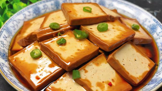 豆腐干怎么做简单又美味,教你轻松制作各种风味的豆腐干 第4张 豆腐干怎么做简单又美味,教你轻松制作各种风味的豆腐干 第4张