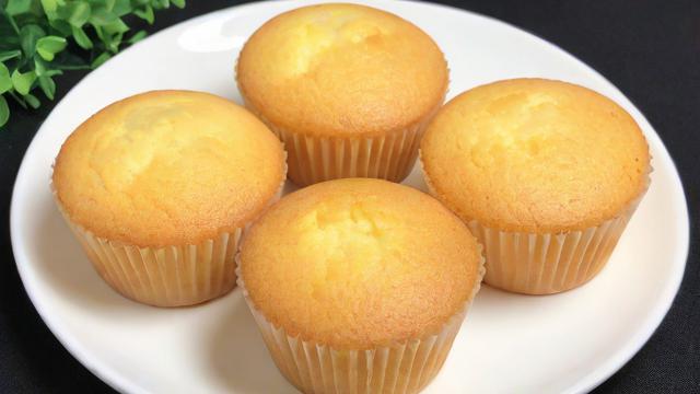 怎样蒸鸡蛋糕不塌陷不起泡？家常做法与秘诀全解析