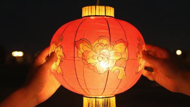 手把手教你制作元宵节花灯：亲子DIY灯笼教程+传统与现代设计灵感
