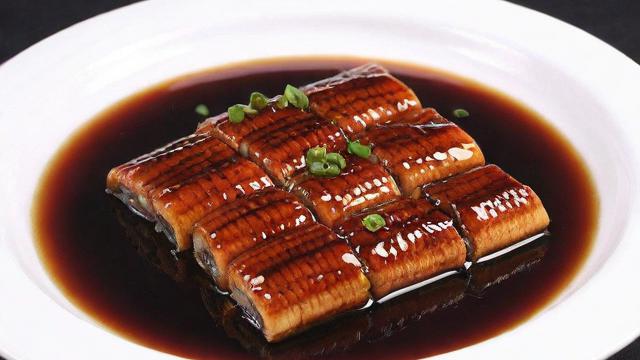 鳗鱼的做法大全:从选材到烹饪技巧,轻松做出美味鳗鱼料理 第2张 鳗鱼的做法大全:从选材到烹饪技巧,轻松做出美味鳗鱼料理 第2张