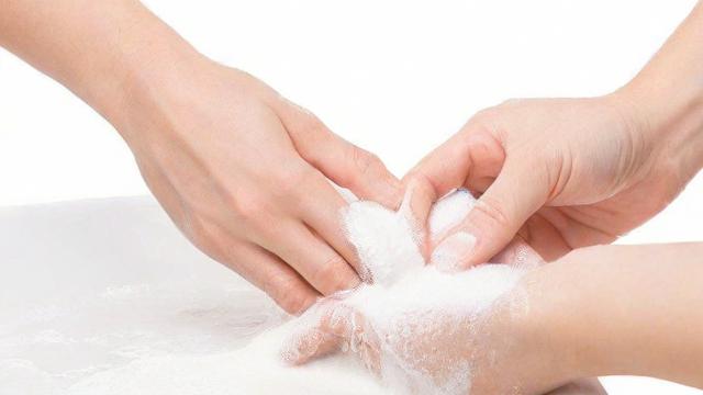 油渍怎么洗?各类面料油渍清洗方法大揭秘 第2张 油渍怎么洗?各类面料油渍清洗方法大揭秘 第2张