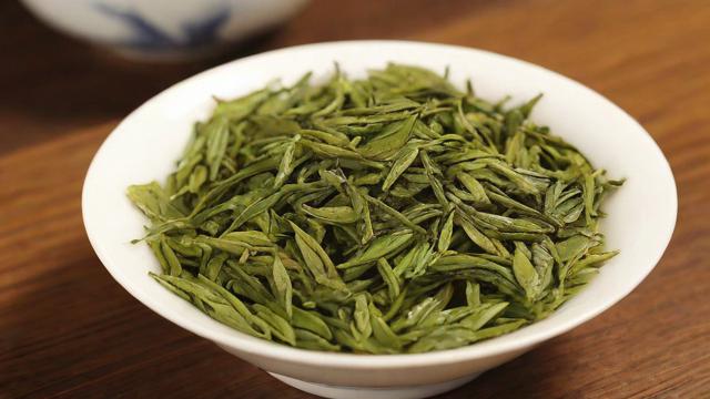 全面了解茶叶的品种:绿茶、乌龙茶、普洱茶与红茶的分类及健康功效 第3张 全面了解茶叶的品种:绿茶、乌龙茶、普洱茶与红茶的分类及健康功效 第3张