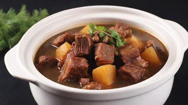 高压锅炖肉技巧大全：时间控制与美味秘诀让你轻松上手