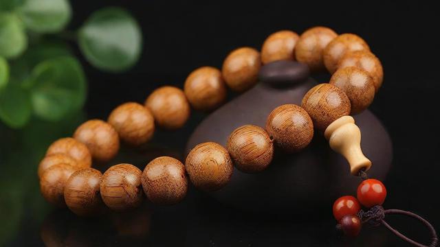 佛珠多少颗最适合自己?不同颗数佛珠的文化意义与修行效果解析 第2张 佛珠多少颗最适合自己?不同颗数佛珠的文化意义与修行效果解析 第2张