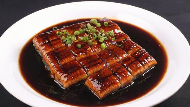 鳗鱼怎么烧：从选购到烹饪的详细步骤与技巧