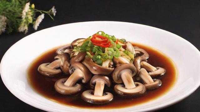 松茸怎么吃才能美味又营养?清蒸、炖汤、炒蛋多种做法大揭秘 第2张 松茸怎么吃才能美味又营养?清蒸、炖汤、炒蛋多种做法大揭秘 第2张