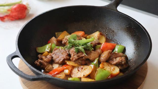 铁锅开锅方法全攻略：详细步骤与保养技巧让烹饪更顺滑