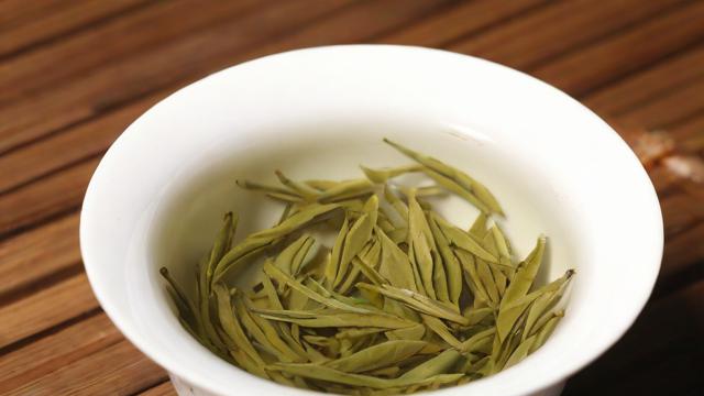 什么是白茶：全面解析白茶的定义、种类、功效与产地分布