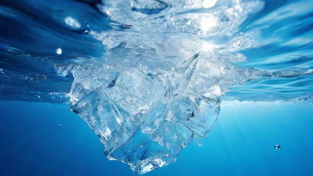 水多少度结冰：全面解析水的冰点及其影响因素