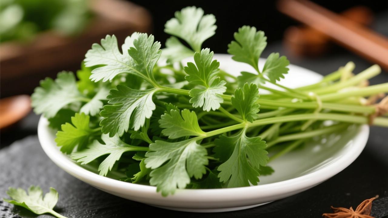 芫荽是什么？揭秘香菜的学名由来、营养价值与食用禁忌