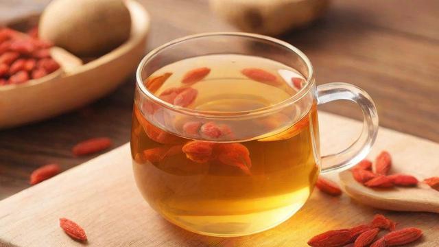 枸杞桂圆茶的功效与制作方法,提升免疫力、改善睡眠的养生佳品 第3张 枸杞桂圆茶的功效与制作方法,提升免疫力、改善睡眠的养生佳品 第3张