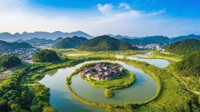 弯的什么意思:全面解读‘弯’的概念及其在生活与文化中的多重含义 第2张 弯的什么意思:全面解读‘弯’的概念及其在生活与文化中的多重含义 第2张