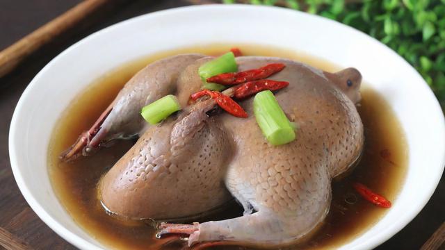 斑鸠怎么吃才美味又安全？家常做法+去腥技巧全解析  第2张
