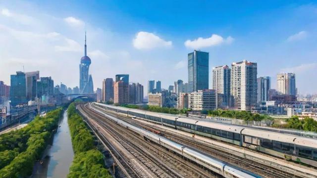 上海八号线地铁线路全攻略：景点、购物与生活服务一网打尽