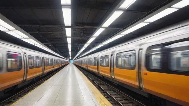 地铁几点开？全面解析各城市地铁首班车时间及查询方法  第1张