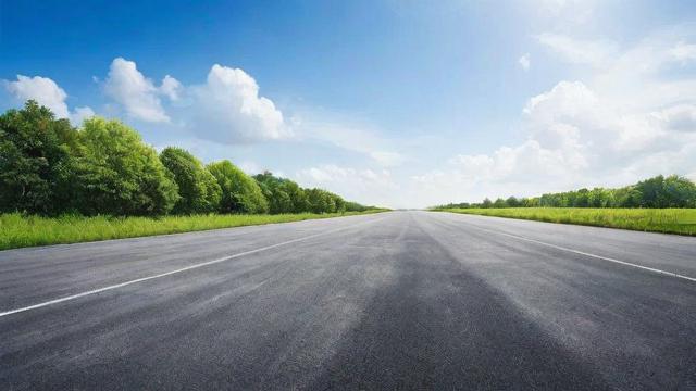 沥青混凝土路面施工与养护全攻略：从材料选择到病害处理一网打尽  第2张