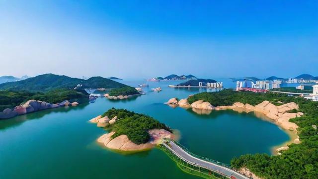石岛凤凰湖:自然风光与可持续发展的完美结合 第2张 石岛凤凰湖:自然风光与可持续发展的完美结合 第2张