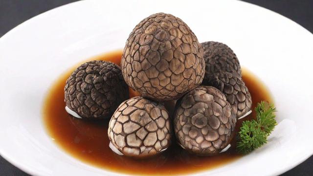 云南黑松露的生长环境与文化价值及烹饪应用全解析