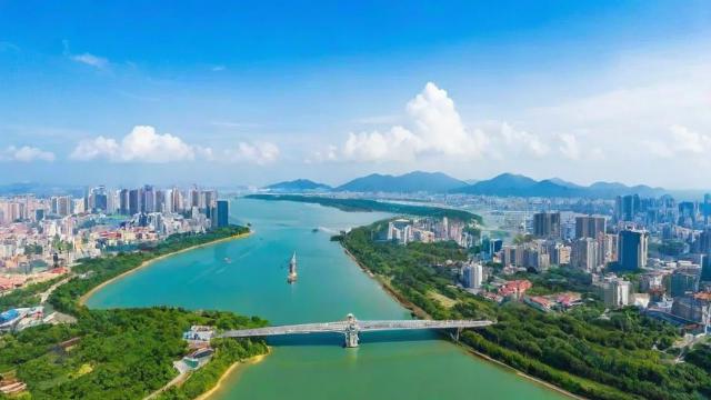 湛江霞山区旅游攻略:深度探索自然风光与人文魅力的最佳目的地 第2张 湛江霞山区旅游攻略:深度探索自然风光与人文魅力的最佳目的地 第2张