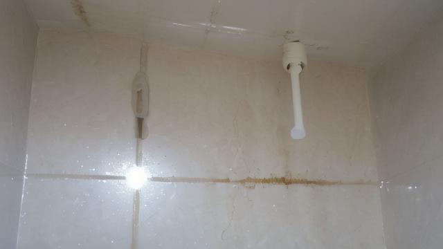 卫生间漏水怎么办:全面分析原因与解决方法 第3张 卫生间漏水怎么办:全面分析原因与解决方法 第3张