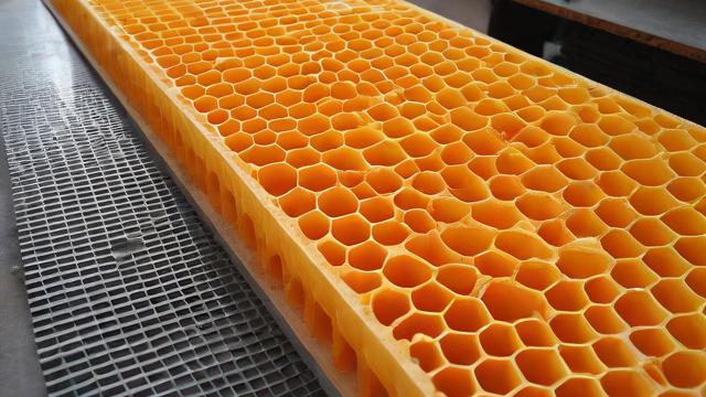 蜂窝复合板生产工艺与应用全解析:从原材料到成品的质量控制 第2张 蜂窝复合板生产工艺与应用全解析:从原材料到成品的质量控制 第2张
