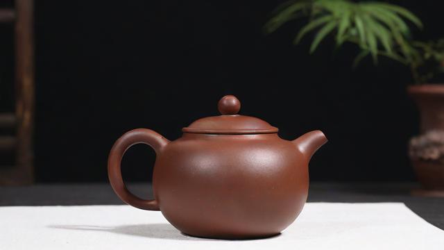 紫砂壶怎么养才能越用越亮 养护技巧大揭秘 第2张 紫砂壶怎么养才能越用越亮 养护技巧大揭秘 第2张