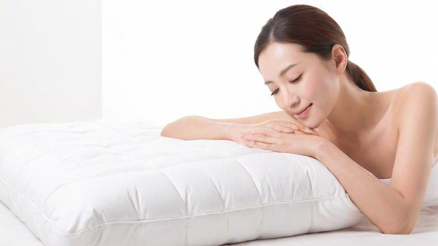 枕芯怎么洗才能更干净又延长使用寿命?不同材质清洗方法全攻略 第2张 枕芯怎么洗才能更干净又延长使用寿命?不同材质清洗方法全攻略 第2张