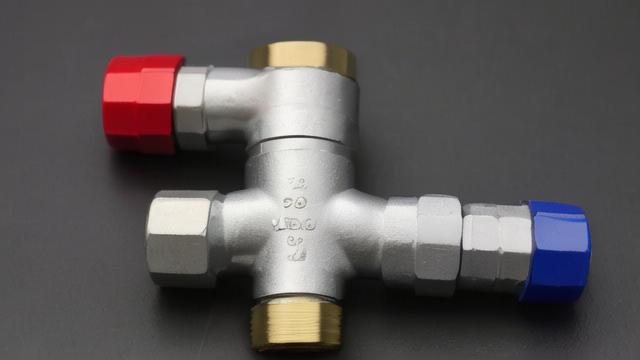 角阀是什么及如何选择适合的阀门类型 | 全面解析角阀的功能与应用 第2张 角阀是什么及如何选择适合的阀门类型 | 全面解析角阀的功能与应用 第2张