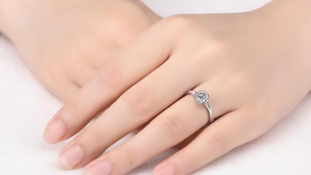 戒指尺寸对照表大全：精准选购男女适用的完美戒指