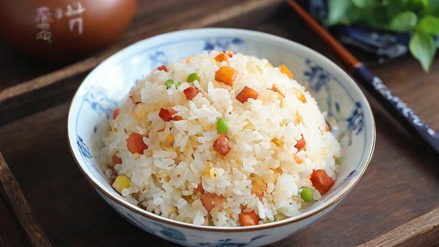 电饭煲怎么蒸米饭才香软可口?掌握水量和技巧轻松搞定完美米饭 第2张 电饭煲怎么蒸米饭才香软可口?掌握水量和技巧轻松搞定完美米饭 第2张