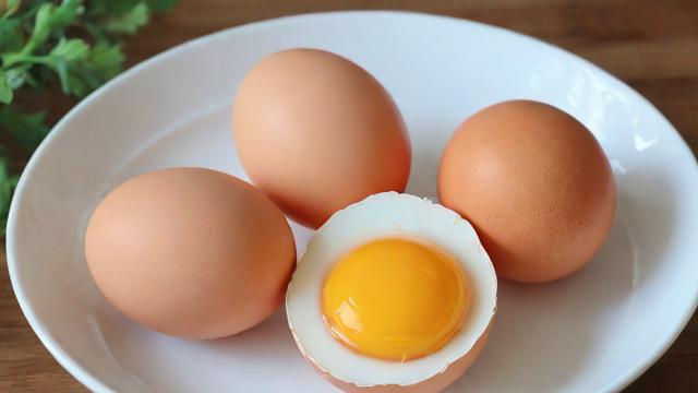 微波炉煮鸡蛋技巧大全：快速、安全又美味的烹饪方法  第3张