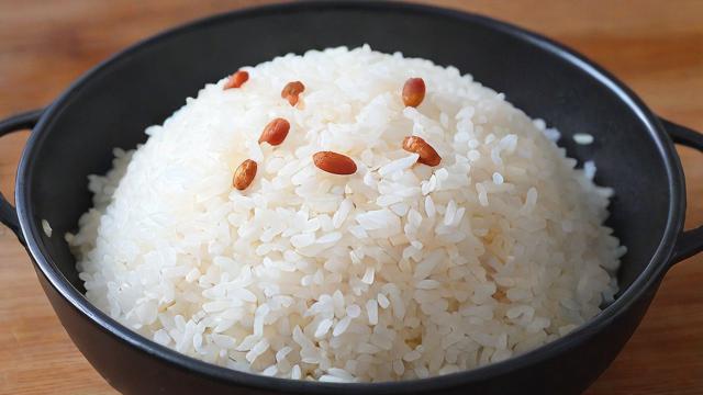 电饭锅怎么蒸米饭更香软可口？掌握这些技巧轻松搞定各种米种