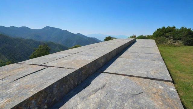 花岗岩路缘石的定义、特点及应用领域全面解析